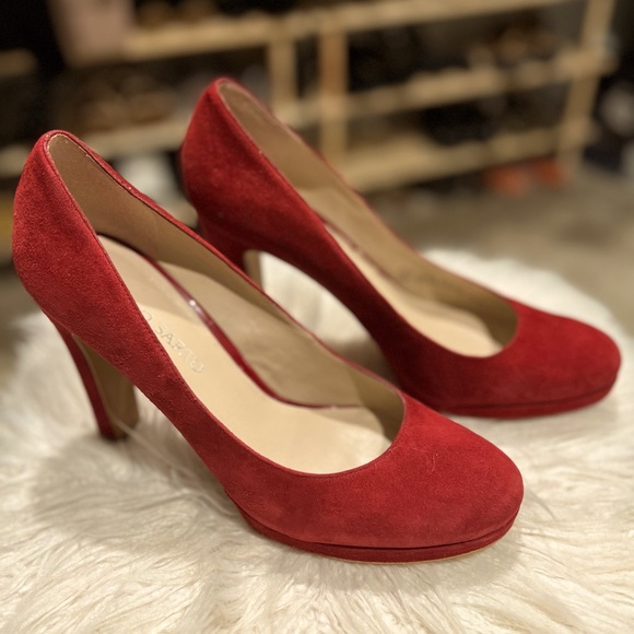Franco Sarto Burgundy Baroque Pumps - Picture 1 of 16